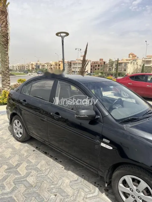 هيونداي اكسنت 2010 أسود مستعملة للبيع - 3