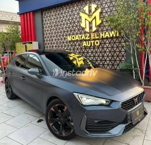 كوبرا ليون 2024 أزرق غامق مستعملة للبيع - 1