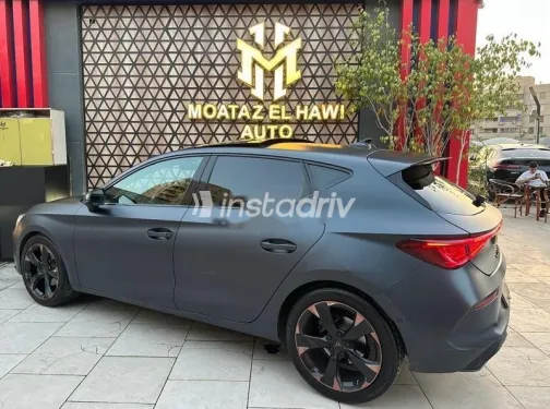 كوبرا ليون 2024 أزرق غامق مستعملة للبيع - 4