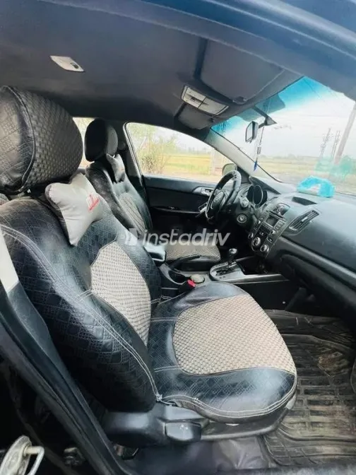 كيا سيراتو 2010 أسود مستعملة للبيع - 3