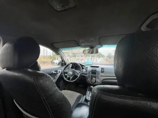 كيا سيراتو 2010 أسود مستعملة للبيع - 4