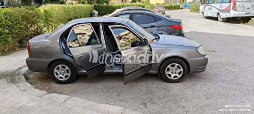 هيونداي فيرنا 2011 رمادي غامق مستعملة للبيع - 2