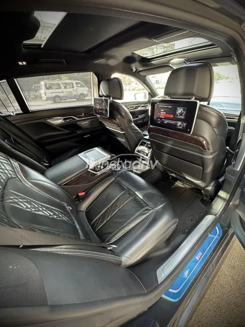 BMW 740 2018 Gray Used for Sale - 6