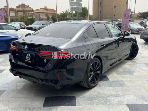 بي ام دبليو 520 2025 أسود مستعملة للبيع - 3
