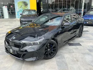 بي ام دبليو 520 2025 أسود مستعملة للبيع