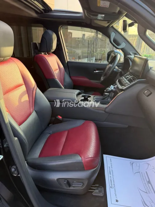 Toyota Land Cruiser 2024 White Used for Sale - 2