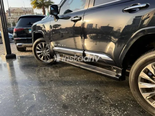 Toyota Land Cruiser 2024 White Used for Sale - 3