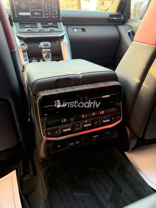 Toyota Land Cruiser 2024 White Used for Sale - 5