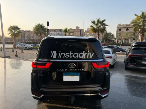 Toyota Land Cruiser 2024 White Used for Sale - 6