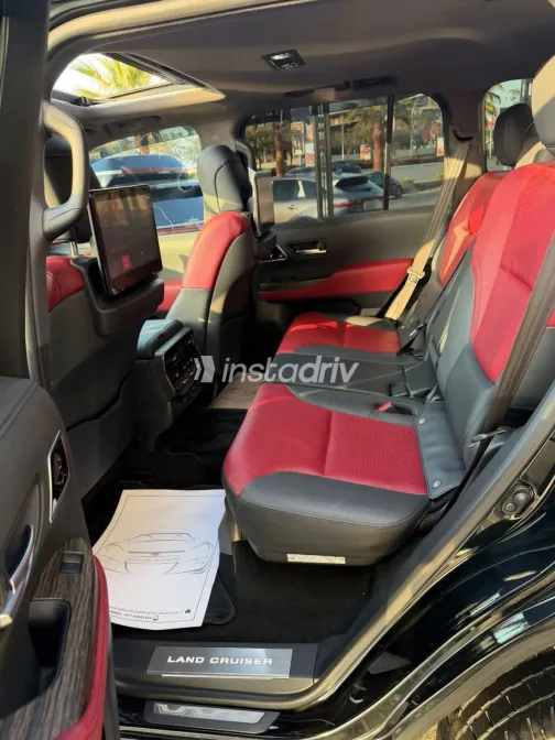 Toyota Land Cruiser 2024 White Used for Sale - 9