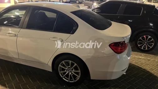 بي ام دبليو 316 2015 أبيض مستعملة للبيع - 4