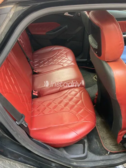 فورد فوكس 2013 أبيض مستعملة للبيع - 4