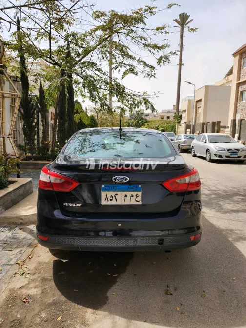 فورد فوكس 2013 أبيض مستعملة للبيع - 7