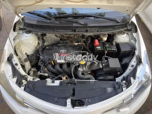 تويوتا ياريس 2015 أبيض مستعملة للبيع - 7