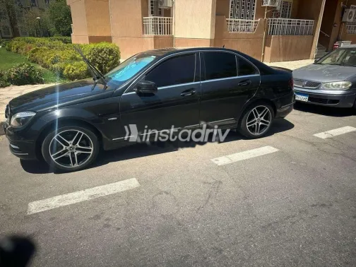 مرسيدس C 250 2010 أسود مستعملة للبيع - 2