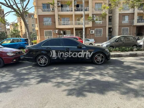 مرسيدس C 250 2010 أسود مستعملة للبيع - 4