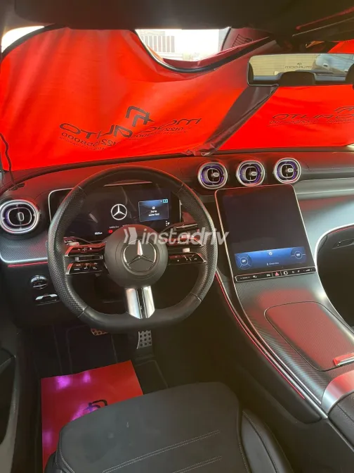 مرسيدس GLC 300 2023 أبيض مستعملة للبيع - 3