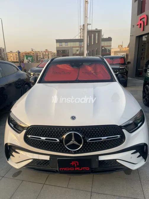 مرسيدس GLC 300 2023 أبيض مستعملة للبيع - 4