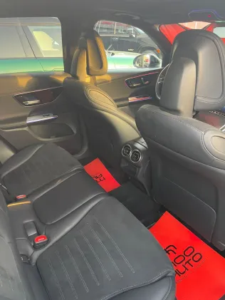 مرسيدس GLC 300 2023 أبيض مستعملة للبيع