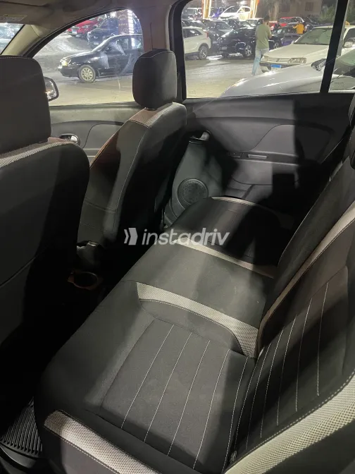 رينو سانديرو  ( ستيب  واى ) 2018 أبيض مستعملة للبيع - 2