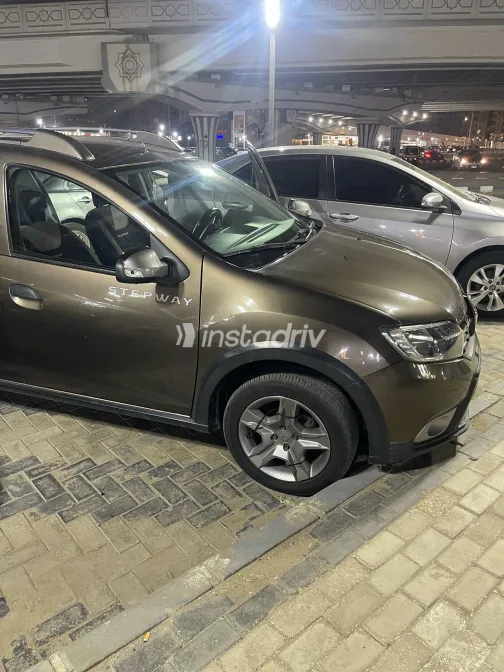 رينو سانديرو  ( ستيب  واى ) 2018 أبيض مستعملة للبيع - 4