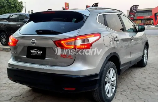 نيسان قشقاي 2017 فضي مستعملة للبيع - 6