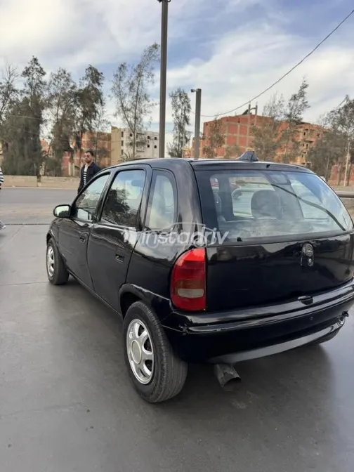 اوبل كورسا 1994 أسود مستعملة للبيع - 3