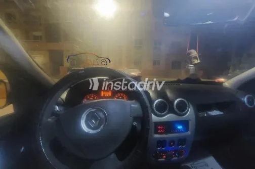 رينو لوجان 2011 فضي مستعملة للبيع - 4