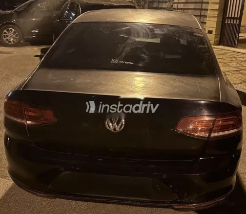 فولكس فاغن باسات 2018 أسود مستعملة للبيع - 2