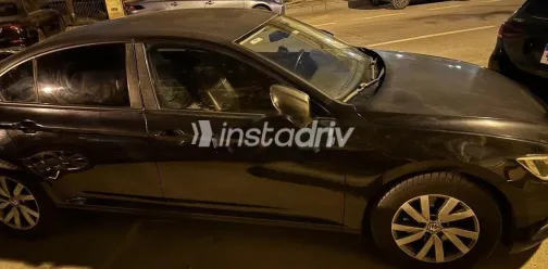 فولكس فاغن باسات 2018 أسود مستعملة للبيع - 3