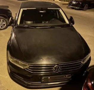 فولكس فاغن باسات 2018 أسود مستعملة للبيع