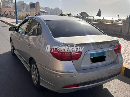 هيونداي إلنترا اتش دى 2017 فضي مستعملة للبيع - 5