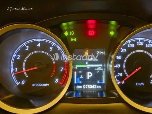 ميتسوبيشي لانسر 2015 أحمر غامق مستعملة للبيع - 10