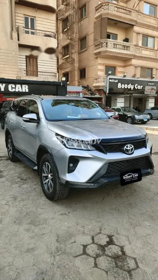 Toyota Fortuner 2018 Silver Used for Sale - 2