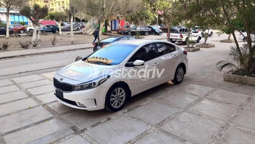 Kia Cerato 2018 White Used for Sale - 1