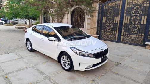Kia Cerato 2018 White Used for Sale - 2