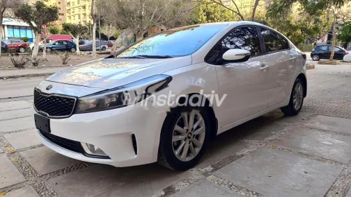 Kia Cerato 2018 White Used for Sale - 3