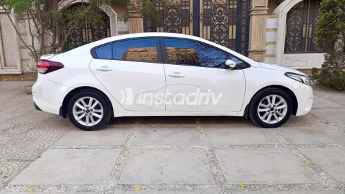 Kia Cerato 2018 White Used for Sale - 5