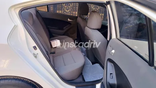 Kia Cerato 2018 White Used for Sale - 9