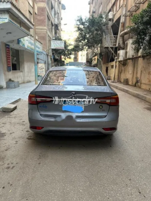 ام جى 5 2020 رمادي مستعملة للبيع - 3