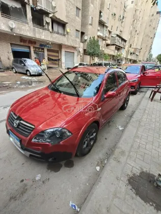 بريليانس frv كروس 2015 أحمر غامق مستعملة للبيع