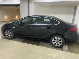 اوبل أسترا 2020 أبيض مستعملة للبيع