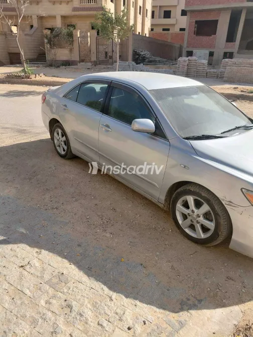 تويوتا كامري 2007 أبيض مستعملة للبيع - 4