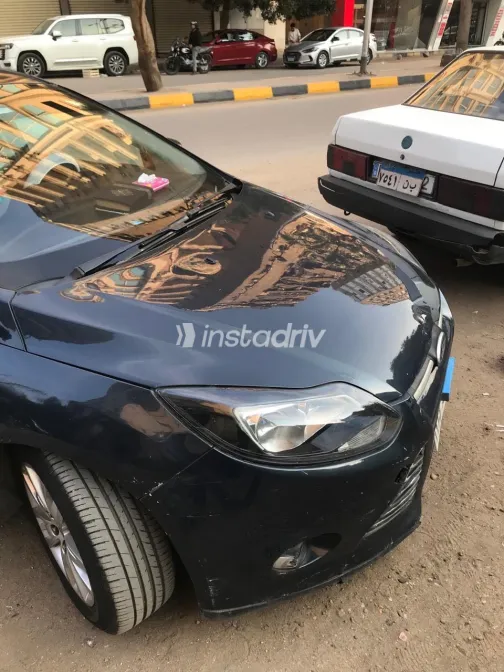 فورد فوكس 2013 أبيض مستعملة للبيع - 1