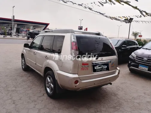 نيسان اكس تريل 2014 ذهبي مستعملة للبيع - 5