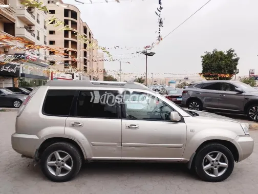 نيسان اكس تريل 2014 ذهبي مستعملة للبيع - 7