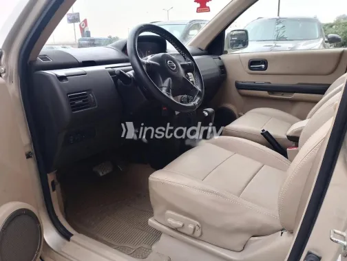 نيسان اكس تريل 2014 ذهبي مستعملة للبيع - 10