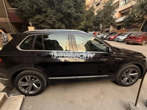 Volkswagen Tiguan 2021 Black Used for Sale - 9