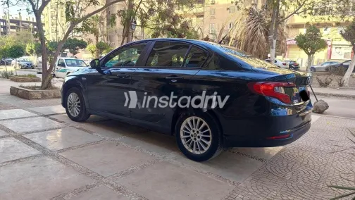 فيات تيبو 2022 أزرق غامق مستعملة للبيع - 8