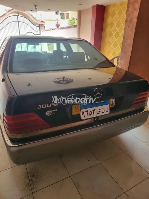مرسيدس 320 1993 أسود مستعملة للبيع - 3
